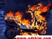 电动车自燃的几率大吗?电动车起火烧毁旁边车辆谁赔