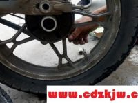 电动车真空胎破了怎么补?电动车真空胎换一个多少钱