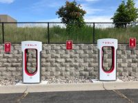 特斯拉超级充电桩充电怎么支付?特斯拉超级充电桩使用方法