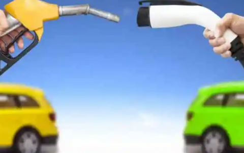 电动车和燃油车的优劣（燃油和电动车买哪个好）