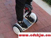 平衡车一直滴滴响怎么解决